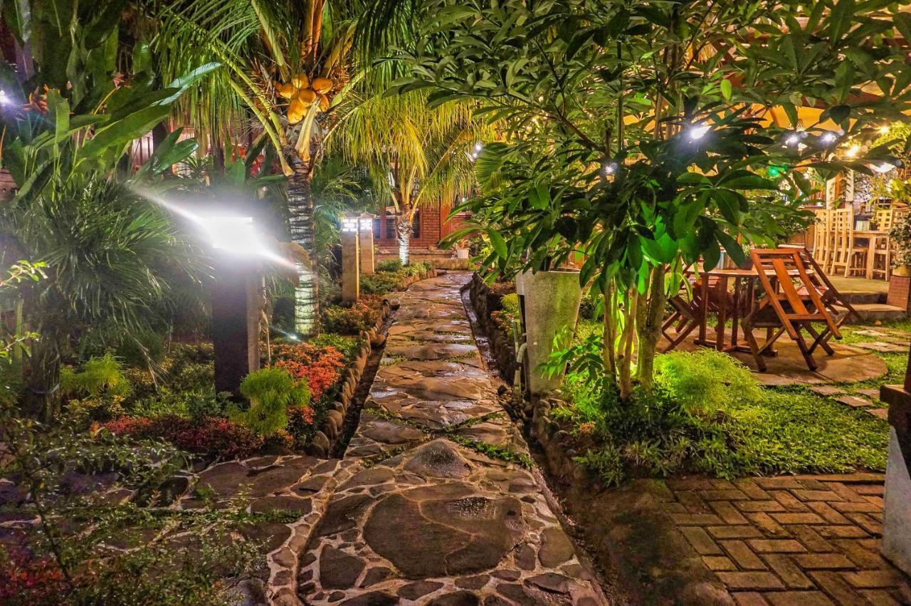 The Wisma Pulau Merah Pasanggaran Eksteriør bilde